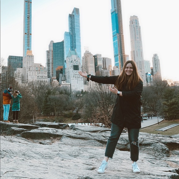 Meet your Posher, Olivia - Picture 1 of 1